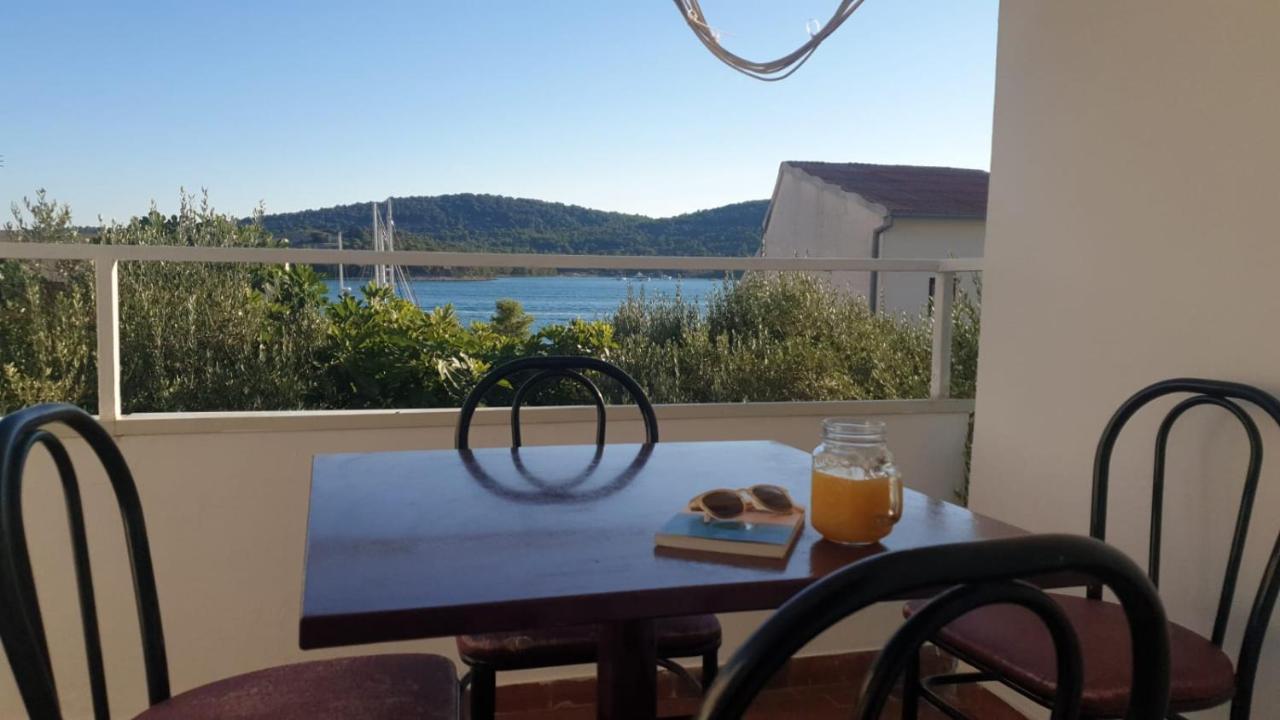 Guesthouse Mila Tisno Exterior photo
