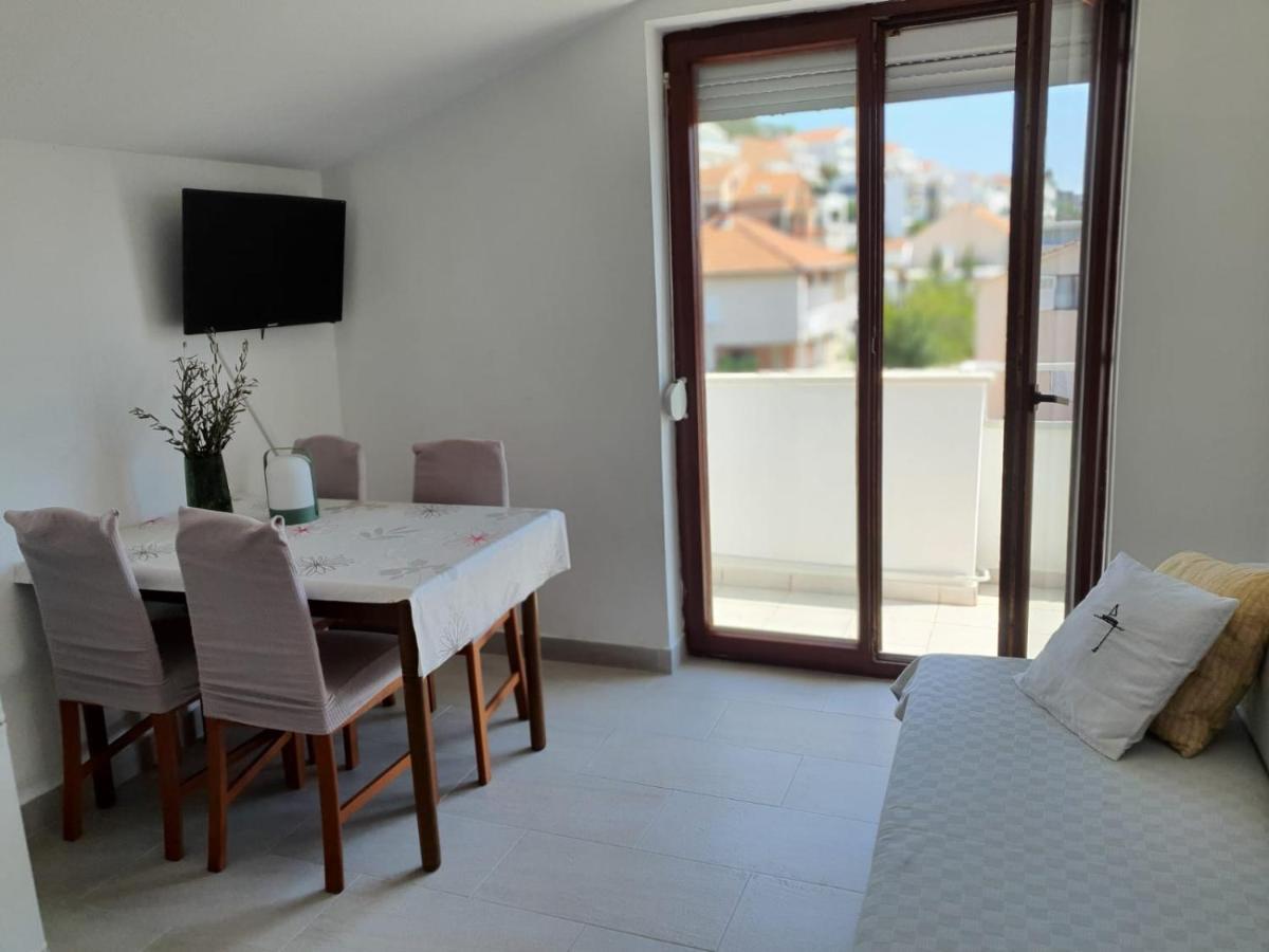 Guesthouse Mila Tisno Exterior photo